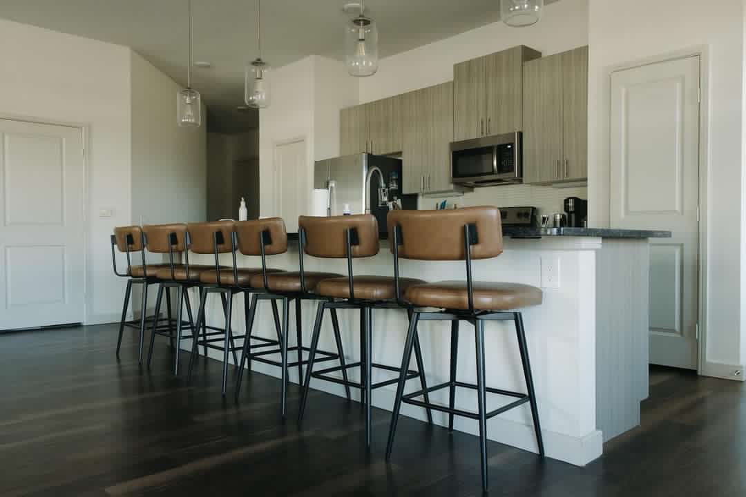 How to Choose the Right Bar Stool Height? - CHITA LIVING