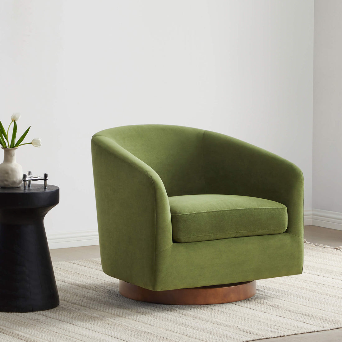 How to Pick Accent Chairs That Complement (Not Match) Your Sofa